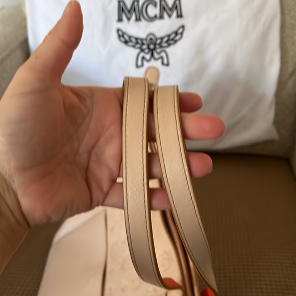MCM Kira Shopper in color Bisque - Picture 9 of 12